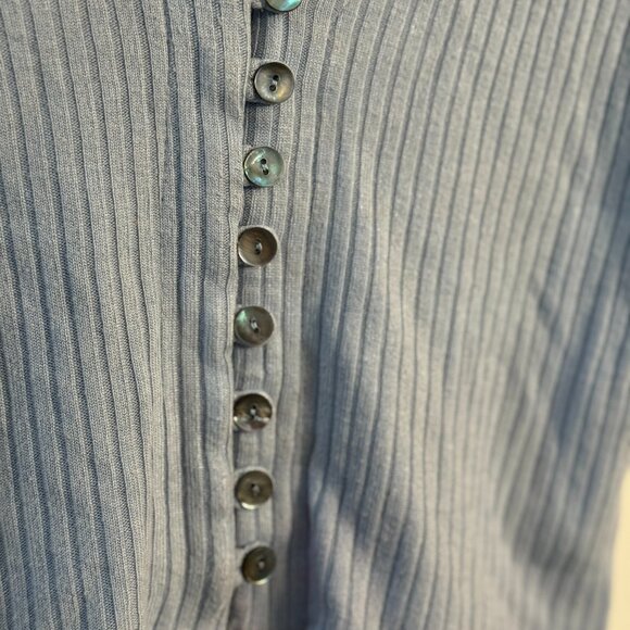 Reformation Ribbed Button-Front Crop Top – Light Blue - Picture 4 of 4